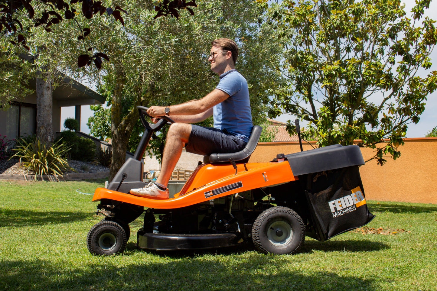 Feider FRT75BS125 Rear-Collect Ride-On Mower with Manual Drive & Briggs Engine