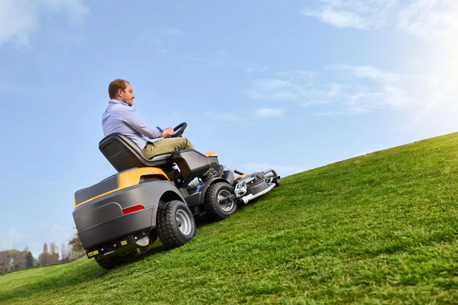 Stiga Park 700 WX 4WD V-Twin Front-Cut Ride-On Lawnmower Including Combi Pro 110 QF Deck