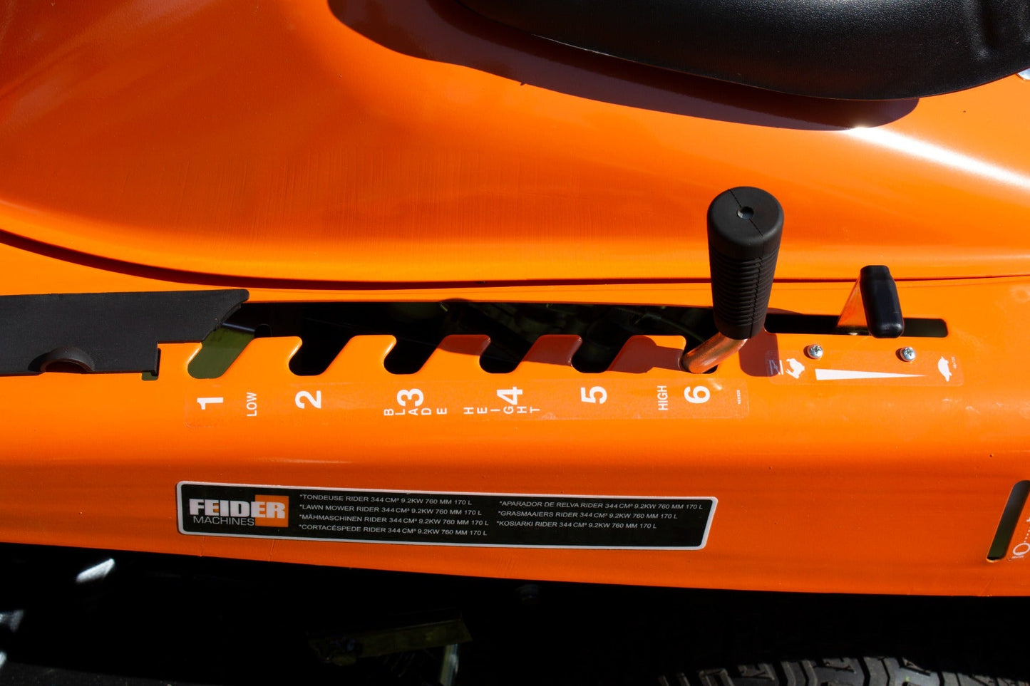 Feider FRT75BS125  Rear-Collect Ride-On Mower with Manual Drive & Briggs Engine