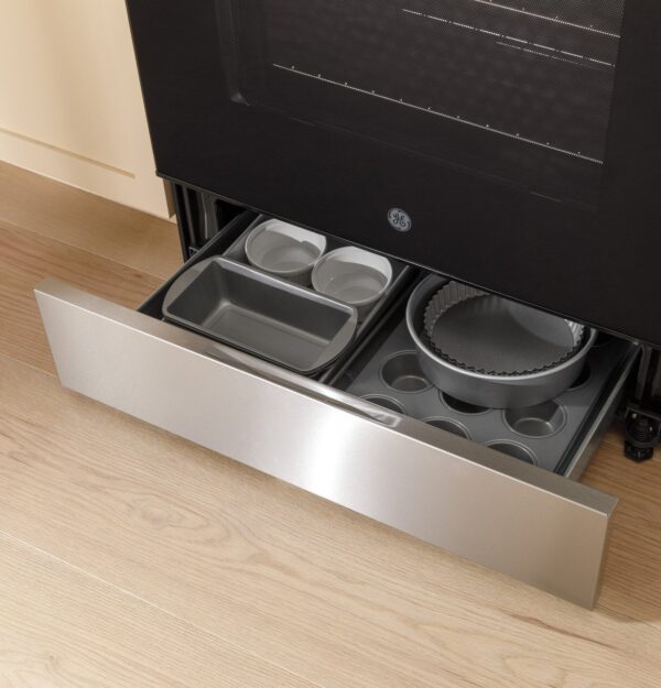 GE 30″ Freestanding Electric Range