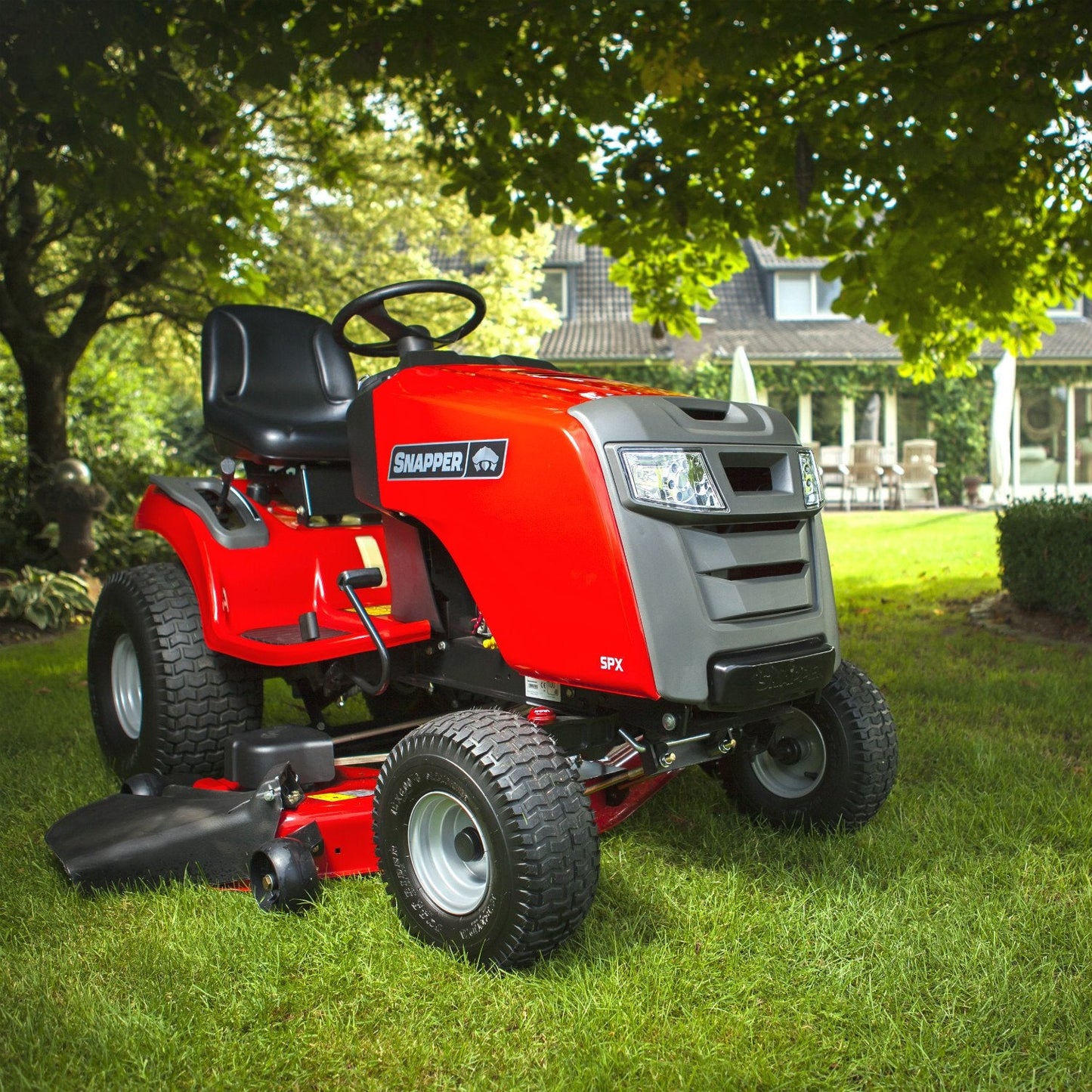 Snapper SPX210 Side-Discharge V-Twin Garden Tractor with Hydrostatic Drive
